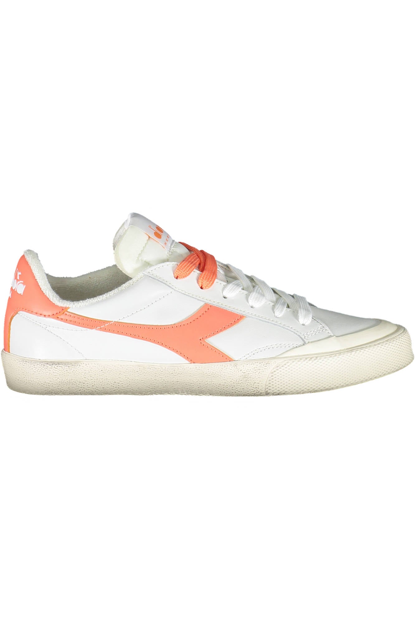 ДАМСКИ СПОРТНИ ОБУВКИ БЕЛИ DIADORA