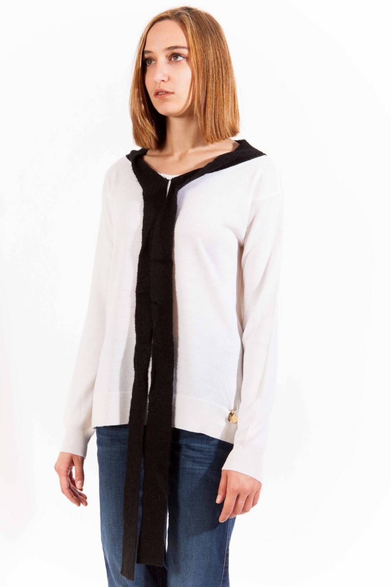 БЯЛ ЖЕНСКИ ПУЛОВЕР LOVE MOSCHINO